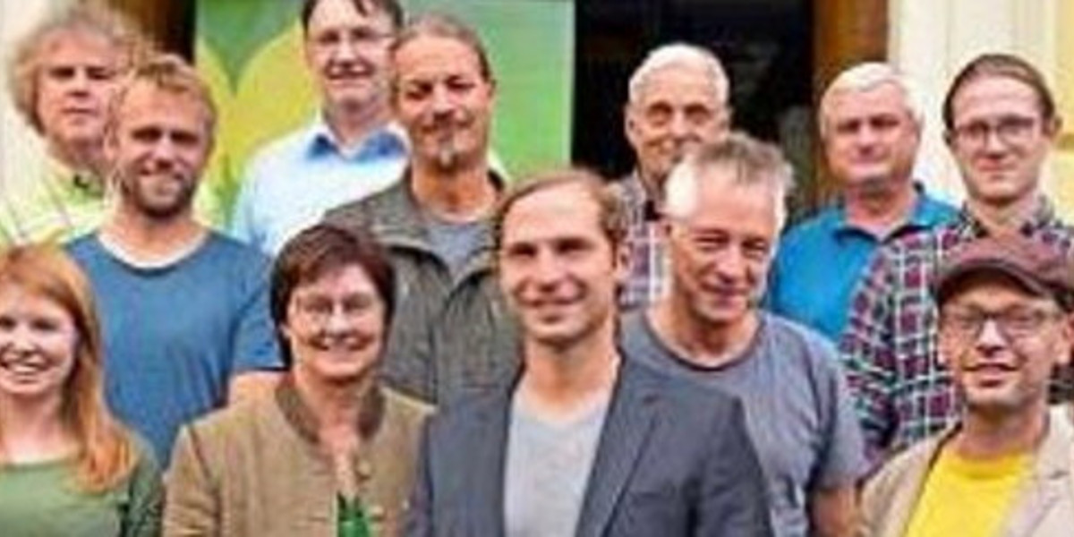 Arbeitstreffen in Vilshofen: Die Kommunalpolitiker, viele davon Spitzenkadidaten, mit dem Referenten Markus Ganserer (v.r.) | Foto: hoy 
