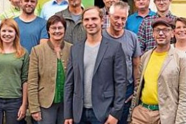 Arbeitstreffen in Vilshofen: Die Kommunalpolitiker, viele davon Spitzenkadidaten, mit dem Referenten Markus Ganserer (v.r.) | Foto: hoy 